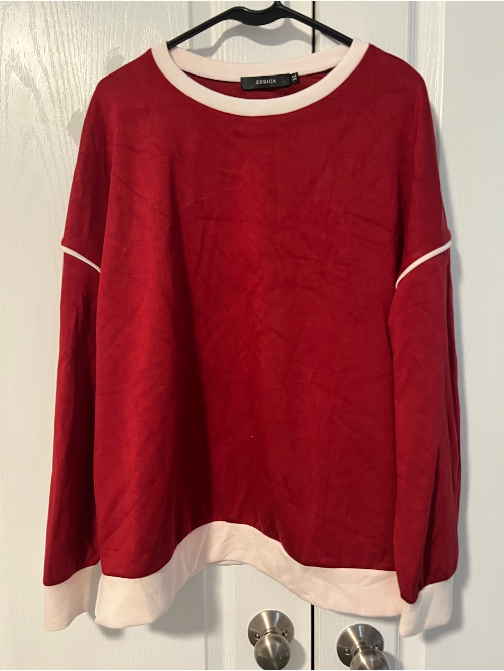 Red Contrast-Trim Pullover Top